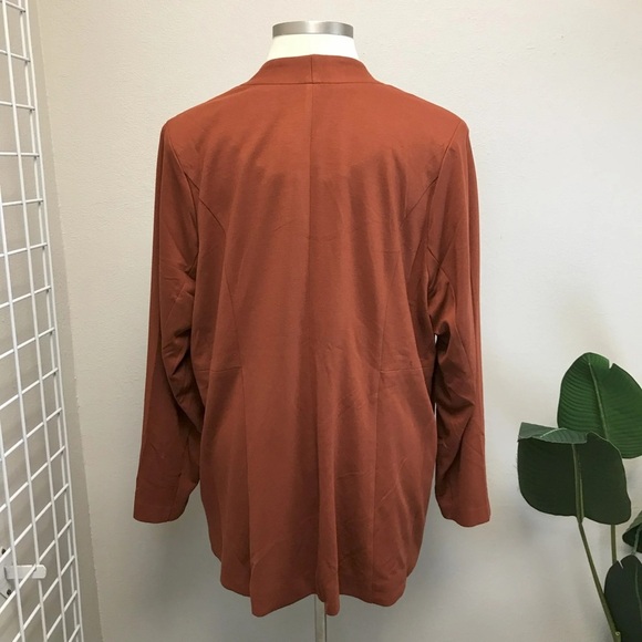 Torrid Lightweight Ponte Longline Blazer - New! - Size 26 (4) - Picture 4 of 5